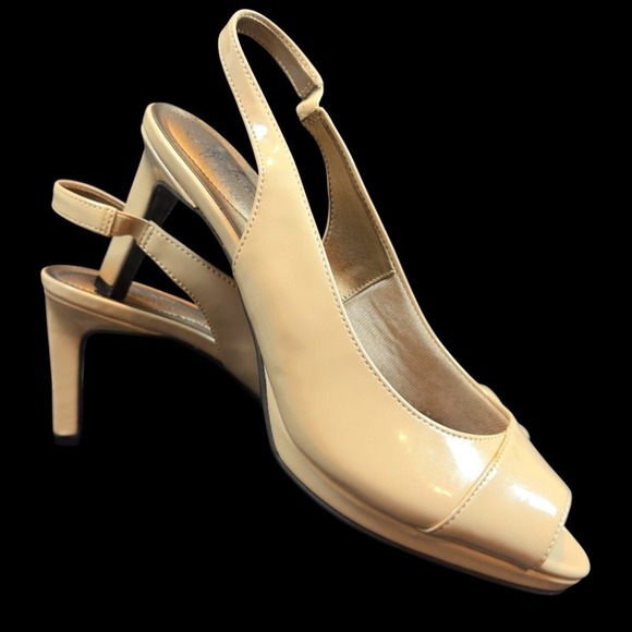 Life Stride Shoes - Life Stride Soft System Pumps Womens 10 Nude Patent Slingback Peep Toe NWOT